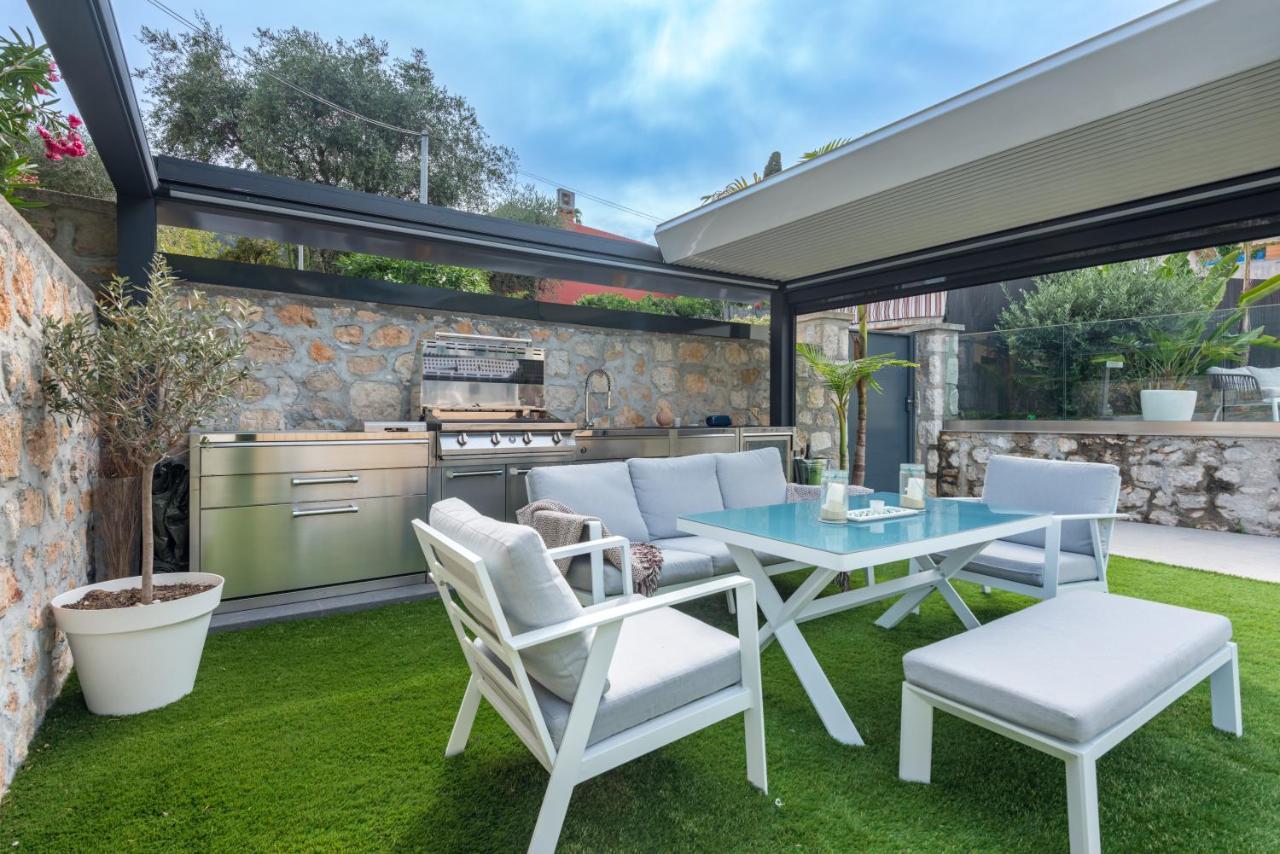 Deluxe Villa Graziella 200 M From The Beach Eze Exterior photo