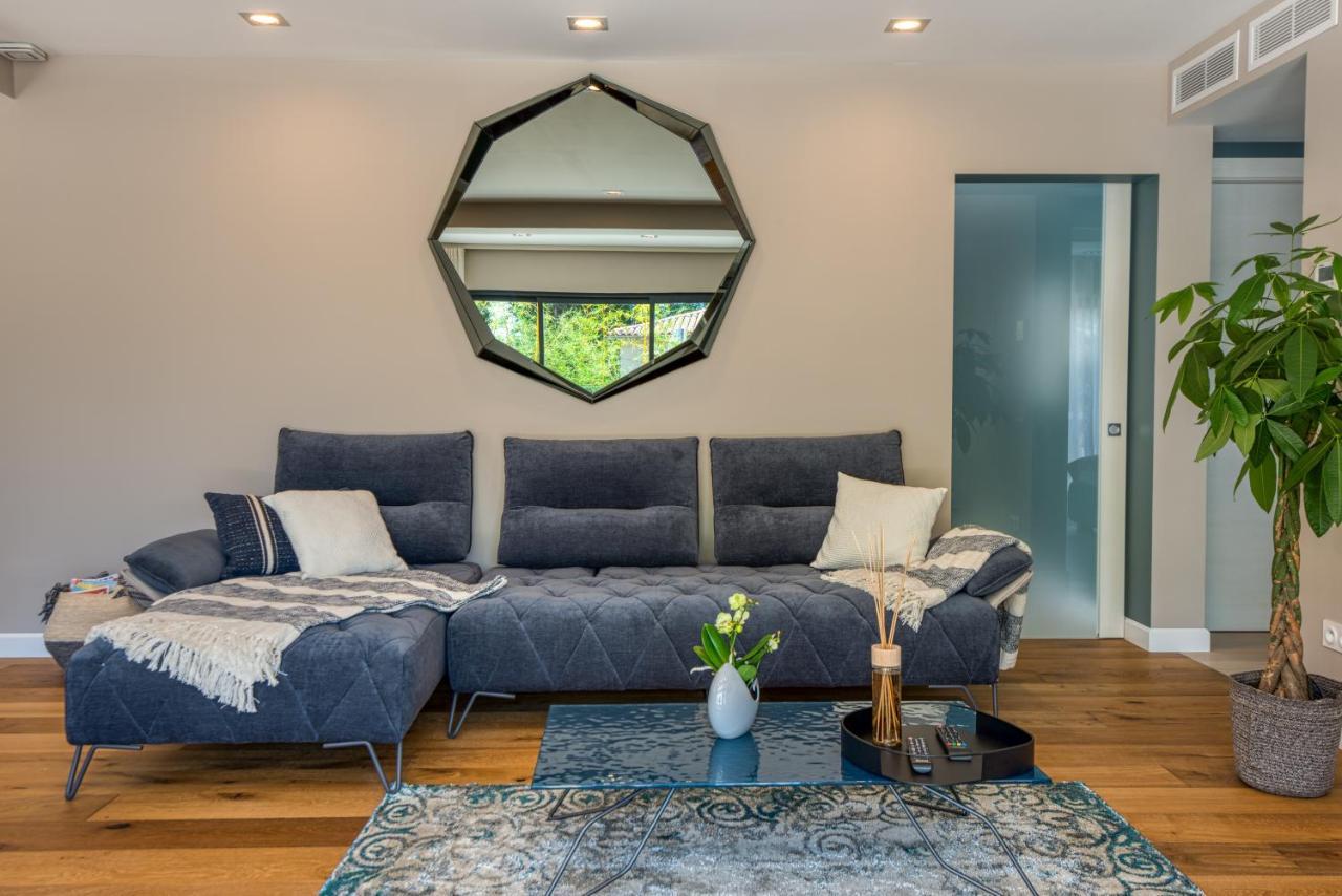 Deluxe Villa Graziella 200 M From The Beach Eze Exterior photo